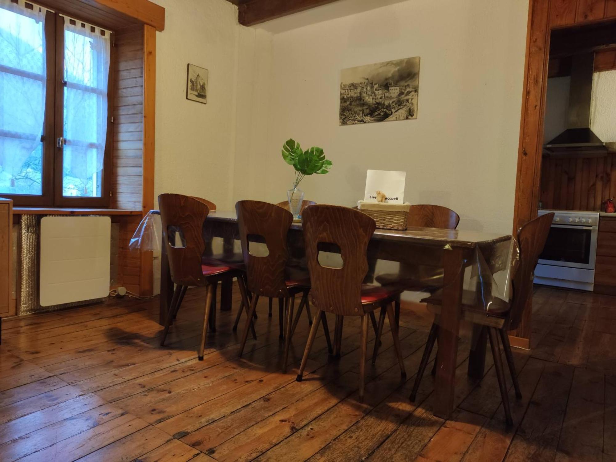 Maison Familiale Et Authentique Saint-Jacques-des-Blats Eksteriør billede